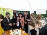 Weekend z Kultur Japosk - LUBLIN, 2 & 3 czerwca 2007. Na zdjciu Zespl z WYSOKIEGO k. ZAMOCIA wraz z Pani Sakie HIYOSHI - pracujc w ramach wolontariatu w Szkole w Wysokiem. Na zdjciu Pan Ambasador Japonii w Polsce - Ryuichi TANABE a take Dr Jola Karska. KARATE is the best method for PROPHYLACTICS and TREATMENT of SCOLIOSIS.
